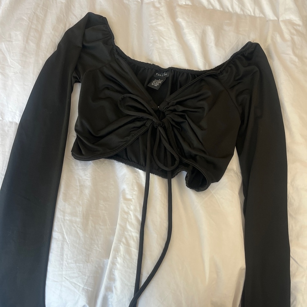 Black Long Sleeve Crop Top